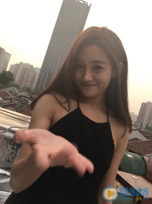 张昕 街拍写真 张昕 高清写真_张昕 高清剧照