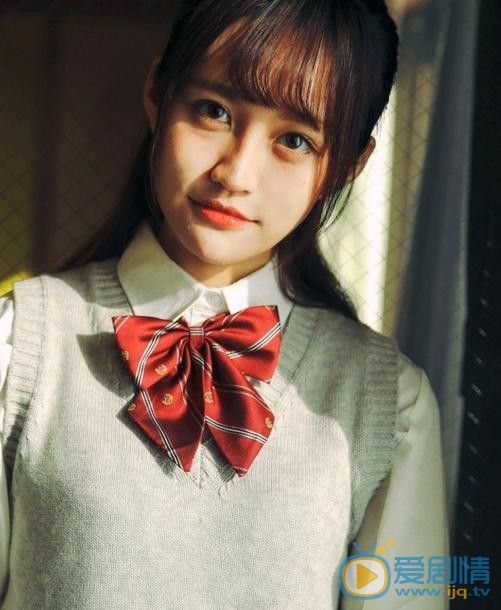 张昕 制服写真 张昕 高清写真_张昕 高清剧照