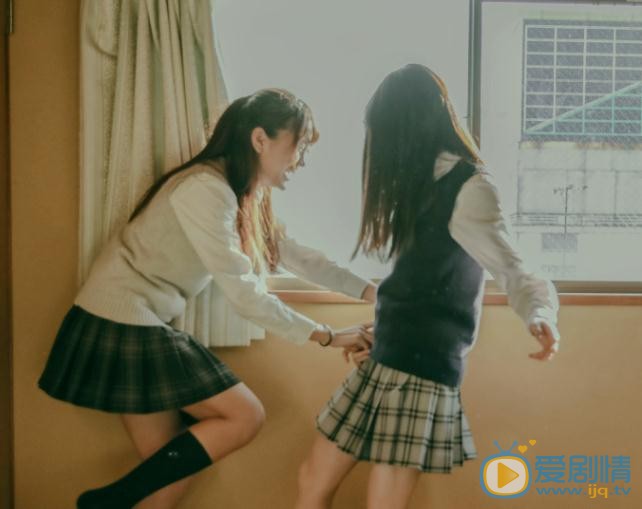 张昕 制服写真 张昕 高清写真_张昕 高清剧照