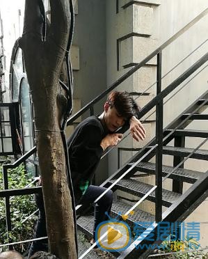 李岑奕街拍写真 李岑奕高清写真_李岑奕高清剧照