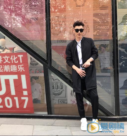 李岑奕街拍写真 李岑奕高清写真_李岑奕高清剧照