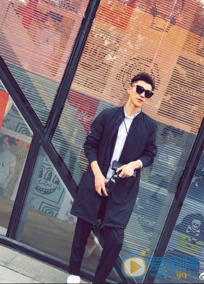 李岑奕街拍写真 李岑奕高清写真_李岑奕高清剧照