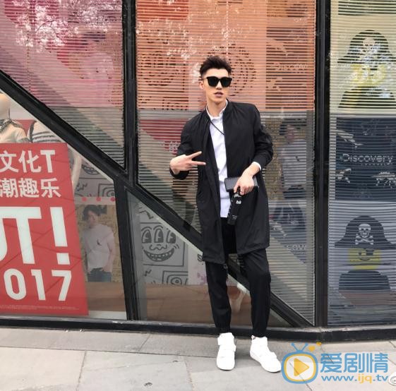 李岑奕街拍写真 李岑奕高清写真_李岑奕高清剧照