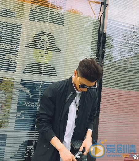 李岑奕街拍写真 李岑奕高清写真_李岑奕高清剧照