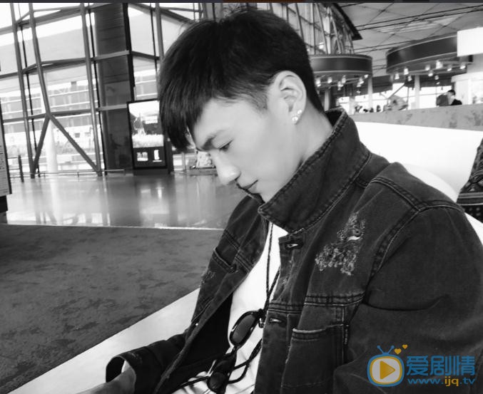 李岑奕街拍写真 李岑奕高清写真_李岑奕高清剧照