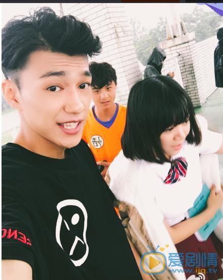 李岑奕片场照写真 李岑奕高清写真_李岑奕高清剧照
