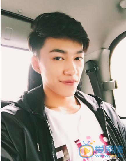 李岑奕片场照写真 李岑奕高清写真_李岑奕高清剧照