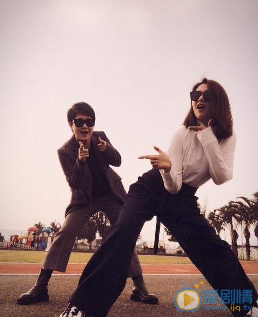 舒砚与人合照 舒砚高清写真_舒砚高清剧照