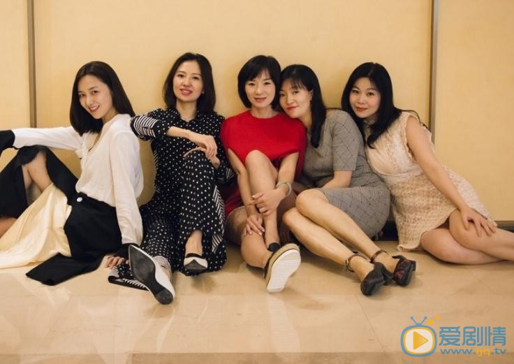 舒砚与人合照 舒砚高清写真_舒砚高清剧照