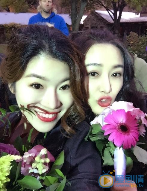 舒砚与人合照 舒砚高清写真_舒砚高清剧照
