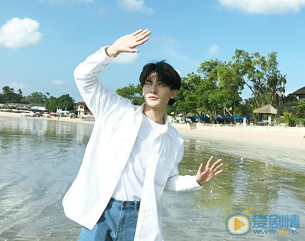 王瑞昌海边写真 王瑞昌高清写真_王瑞昌高清剧照