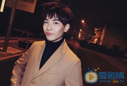 王瑞昌街拍写真 王瑞昌高清写真_王瑞昌高清剧照