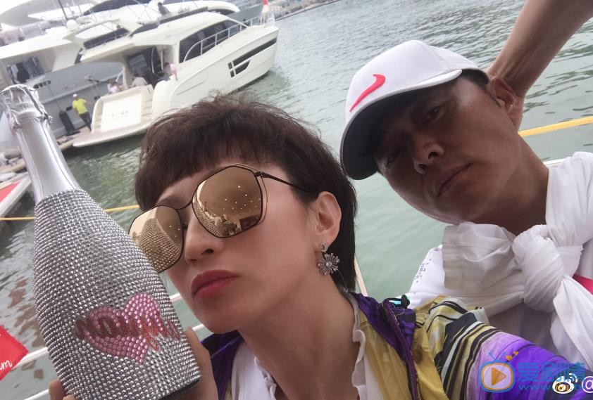 张澍朋友合照 张澍高清写真_张澍高清剧照