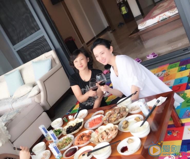 张澍朋友合照 张澍高清写真_张澍高清剧照