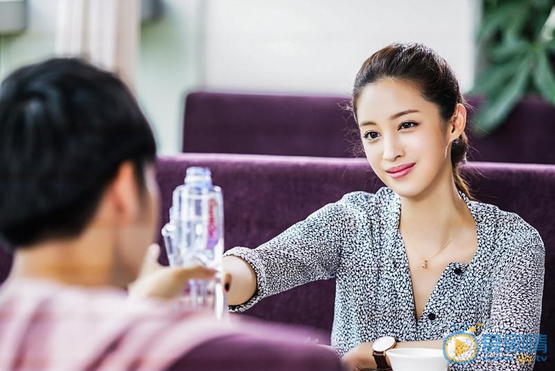 一路繁花相送纪若栎是谁扮演的？纪若栎扮演者莫允雯个人资料、写真及生活照欣赏