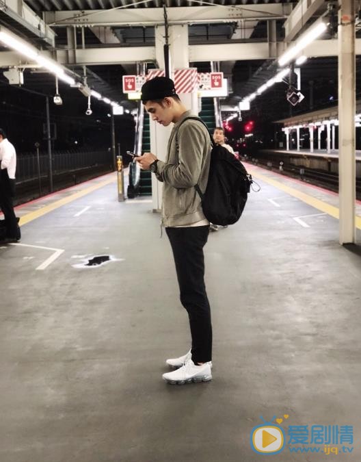 张书豪生活照 张书豪高清写真_张书豪高清剧照