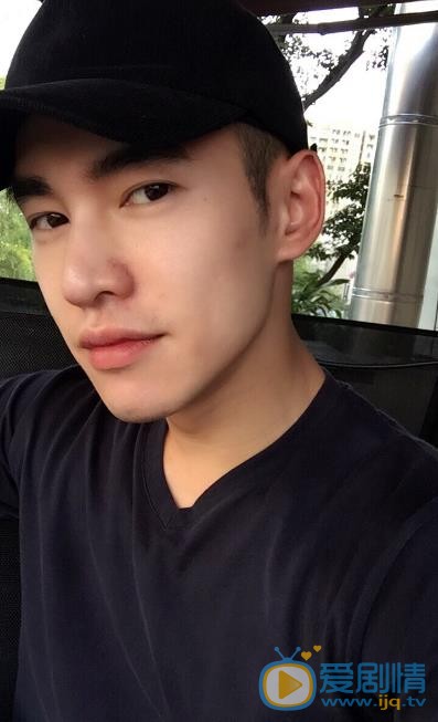 张书豪生活照 张书豪高清写真_张书豪高清剧照
