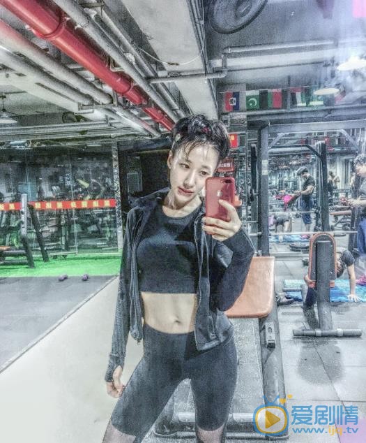 阎俊希健身照 阎俊希高清写真_阎俊希高清剧照