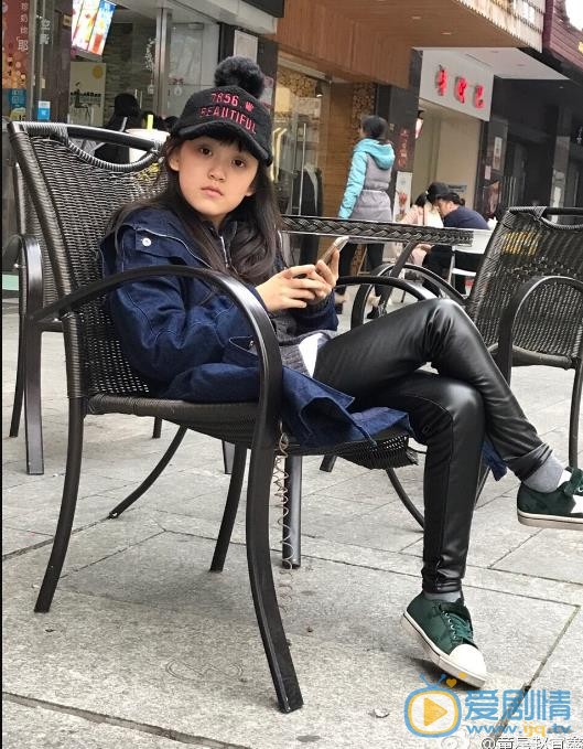 赵宜鑫私下街拍照 赵宜鑫高清写真_赵宜鑫高清剧照