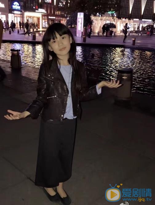 赵宜鑫私下街拍照 赵宜鑫高清写真_赵宜鑫高清剧照