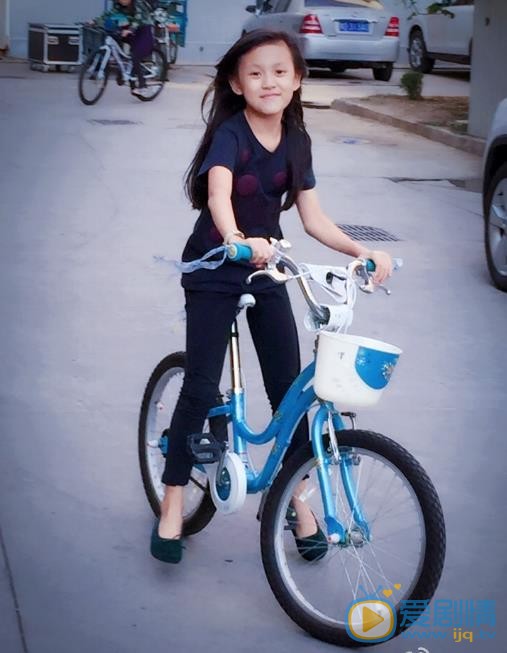 赵宜鑫私下街拍照 赵宜鑫高清写真_赵宜鑫高清剧照