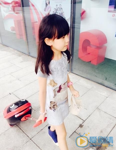 赵宜鑫私下街拍照 赵宜鑫高清写真_赵宜鑫高清剧照