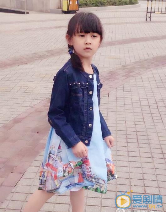 赵宜鑫私下街拍照 赵宜鑫高清写真_赵宜鑫高清剧照