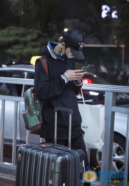 朱正廷机场照 朱正廷高清写真_朱正廷高清剧照