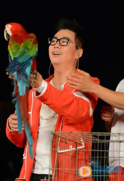 范明《我们十七岁》节目照 范明高清写真_范明高清剧照