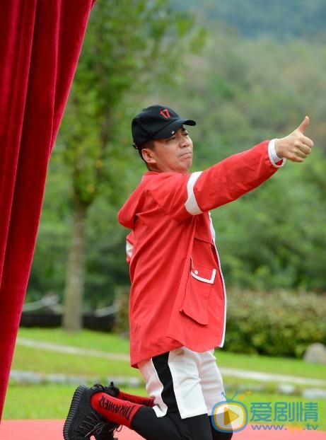 范明《我们十七岁》节目照 范明高清写真_范明高清剧照