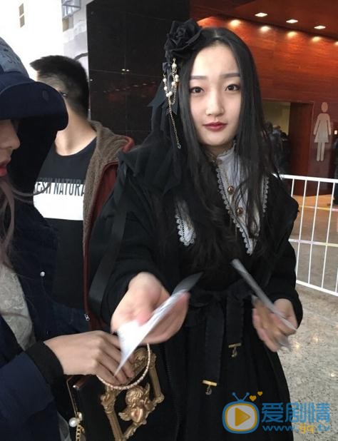 万鹏生活照 万鹏高清写真_万鹏高清剧照