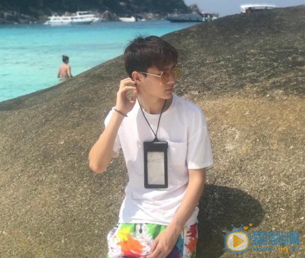 高基才气质写真 高基才高清写真_高基才高清剧照