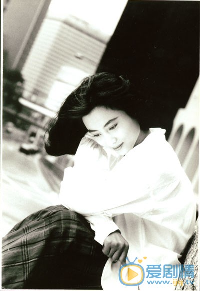 李玲玉早期青涩照 李玲玉高清写真_李玲玉高清剧照