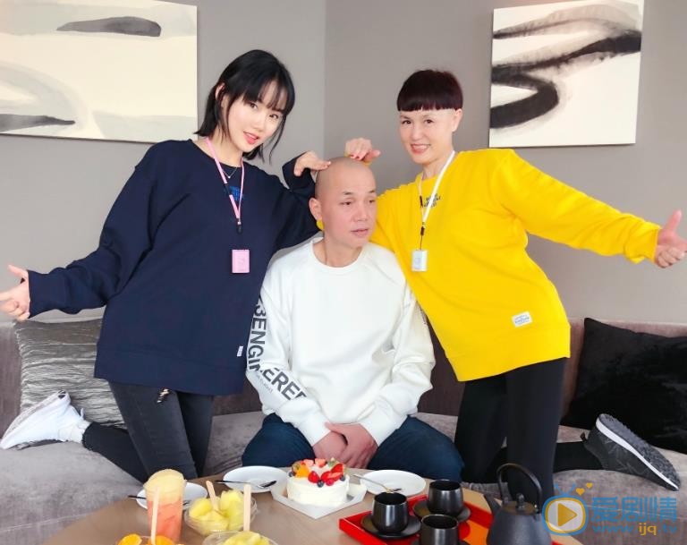 黄龄全家福 黄龄高清写真_黄龄高清剧照