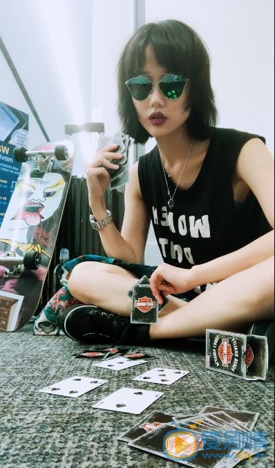 黄龄时尚街拍 黄龄高清写真_黄龄高清剧照