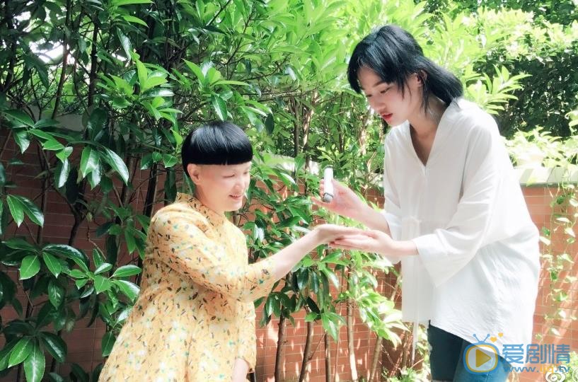 黄龄全家福 黄龄高清写真_黄龄高清剧照