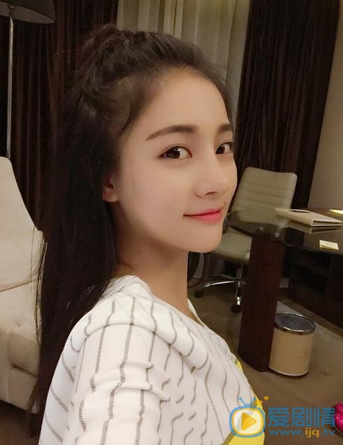 朱丽岚生活照 朱丽岚高清写真_朱丽岚高清剧照