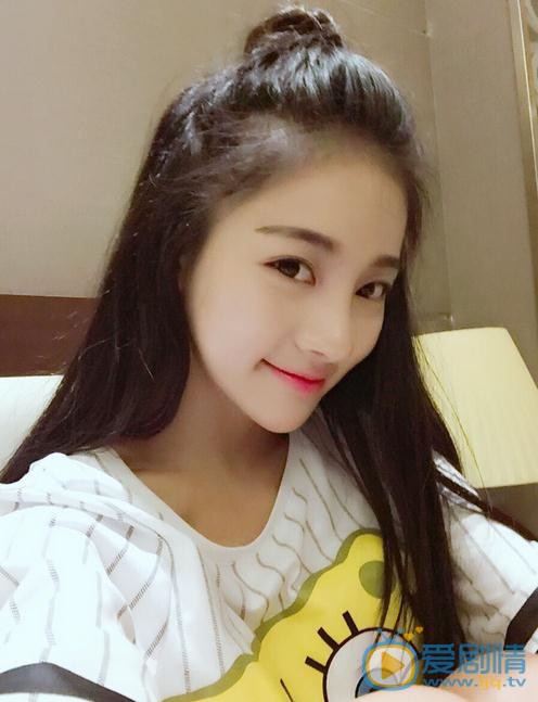 朱丽岚生活照 朱丽岚高清写真_朱丽岚高清剧照