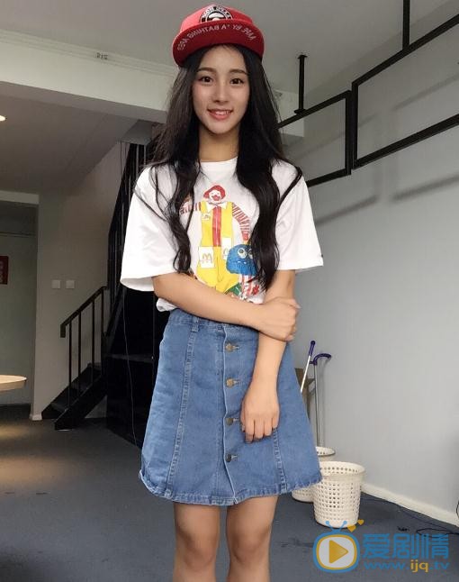 朱丽岚生活照 朱丽岚高清写真_朱丽岚高清剧照