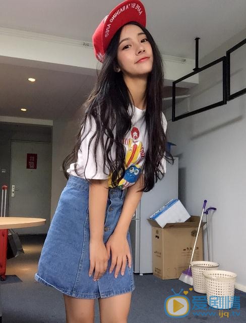 朱丽岚生活照 朱丽岚高清写真_朱丽岚高清剧照