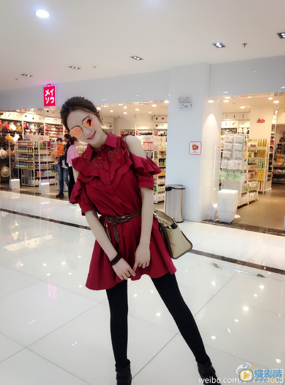 王明明街拍照写真 王明明高清写真_王明明高清剧照