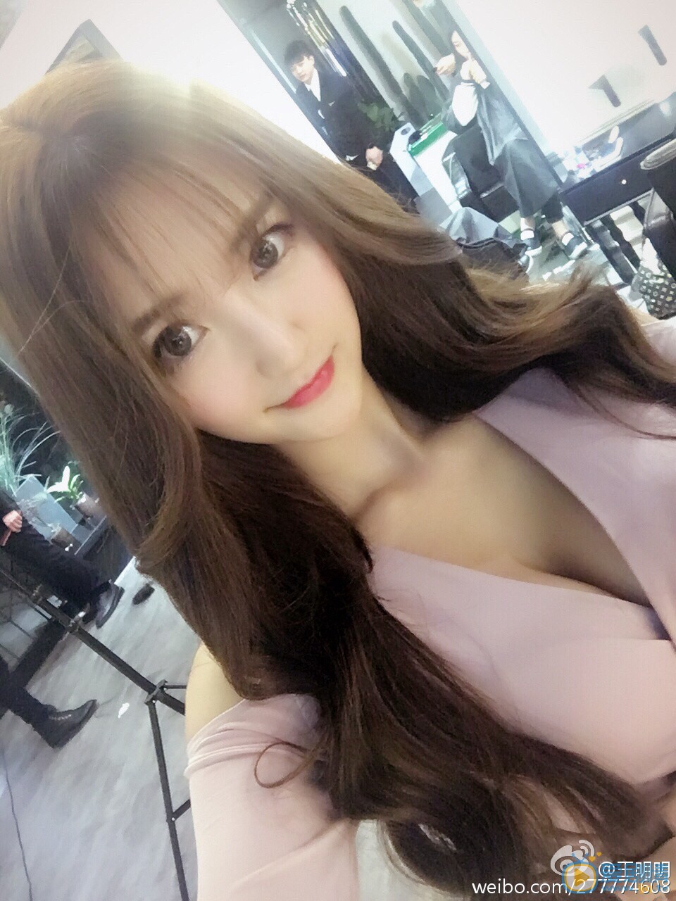 王明明俏丽写真 王明明高清写真_王明明高清剧照
