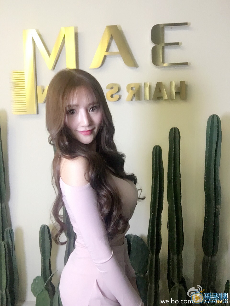 王明明街拍照写真 王明明高清写真_王明明高清剧照