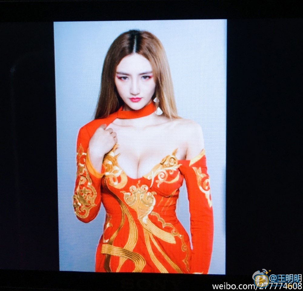 王明明俏丽写真 王明明高清写真_王明明高清剧照