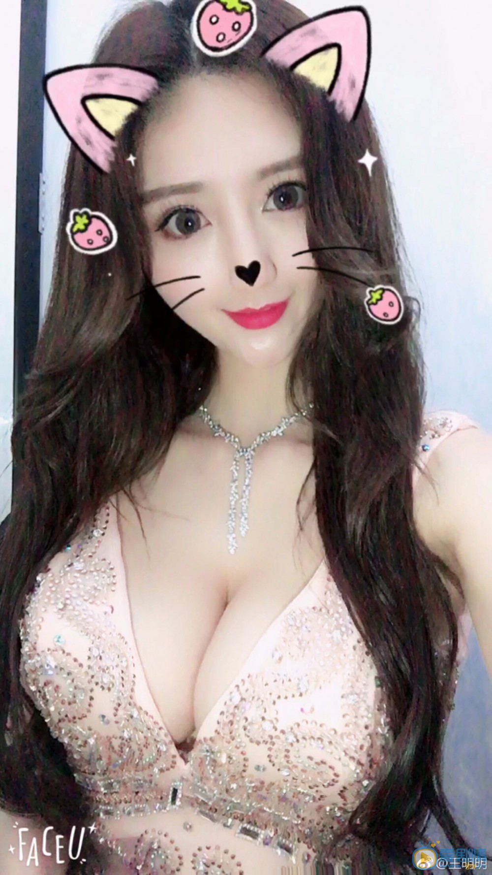 王明明性感写真 王明明高清写真_王明明高清剧照