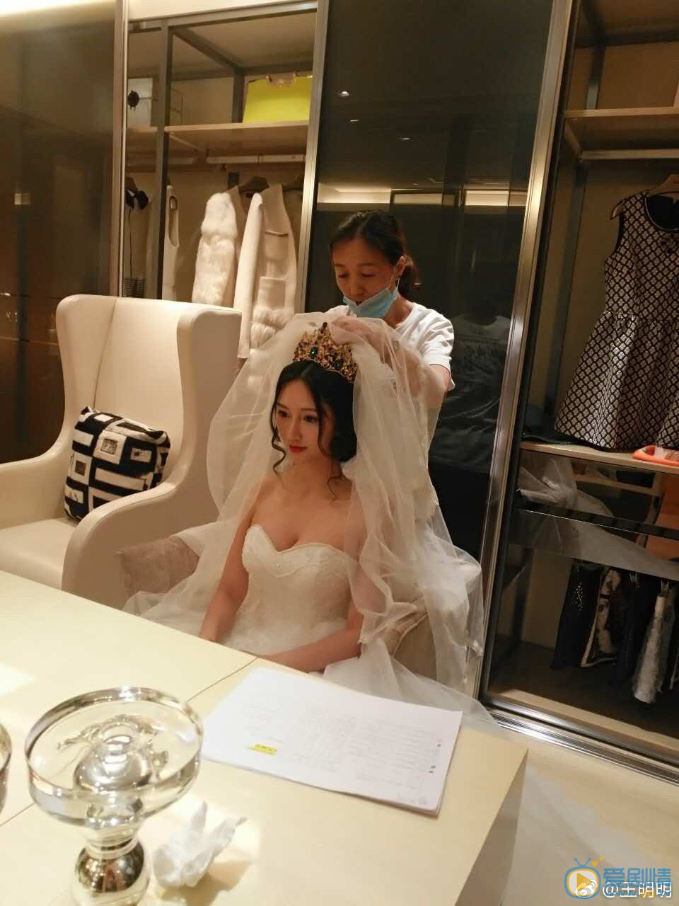 王明明俏丽写真 王明明高清写真_王明明高清剧照