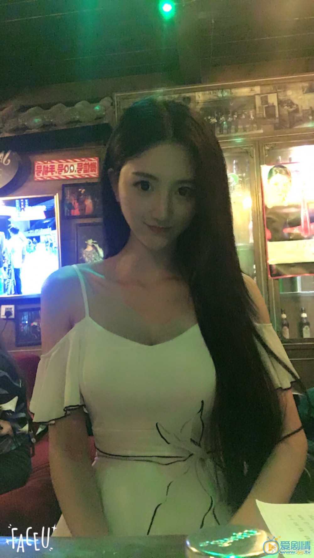 王明明俏丽写真 王明明高清写真_王明明高清剧照