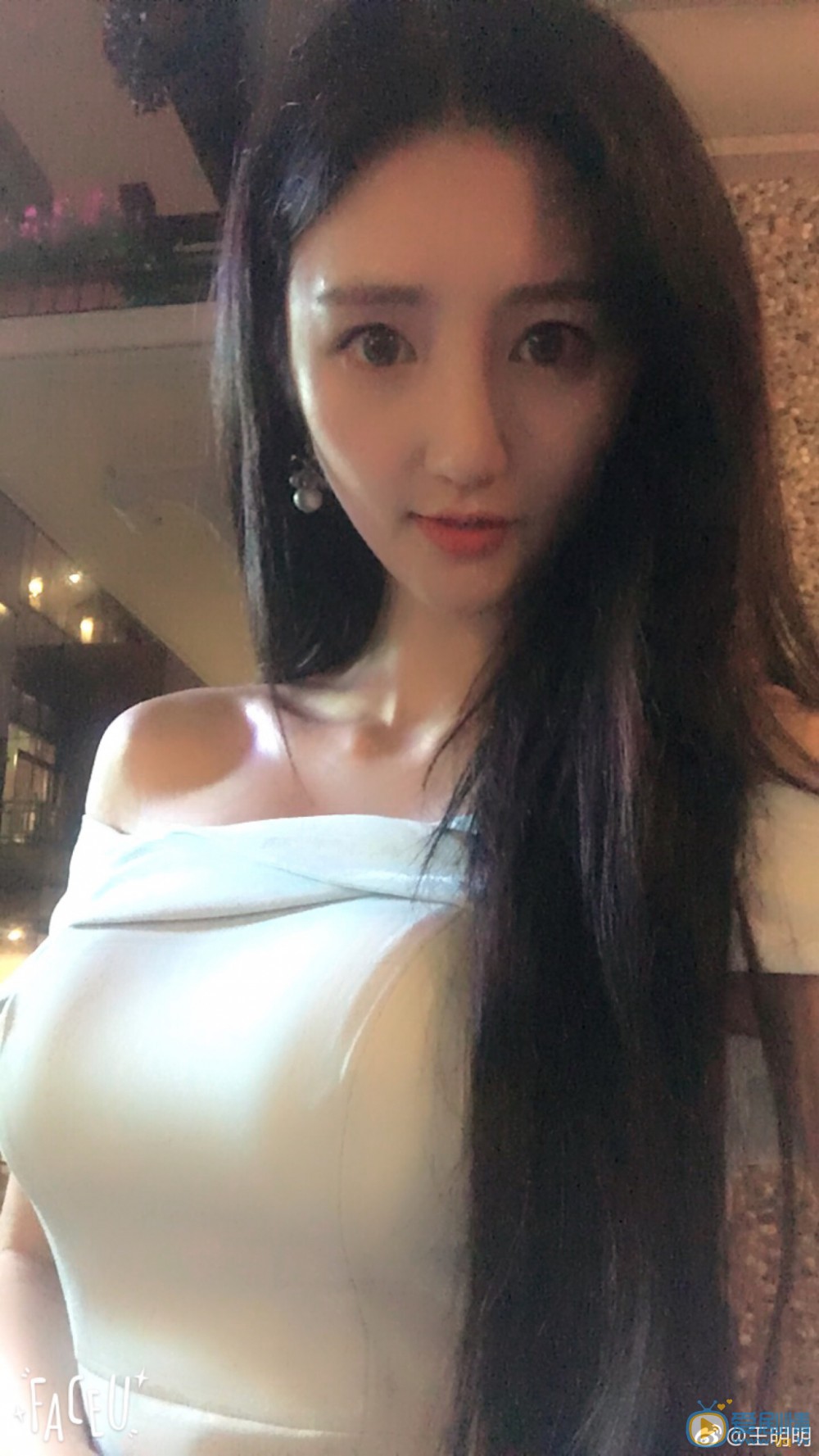 王明明俏丽写真 王明明高清写真_王明明高清剧照