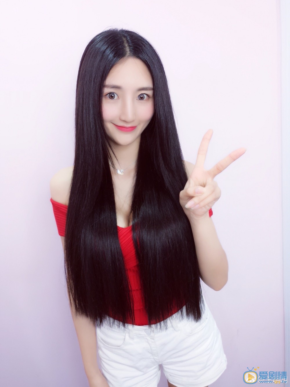 王明明俏丽写真 王明明高清写真_王明明高清剧照