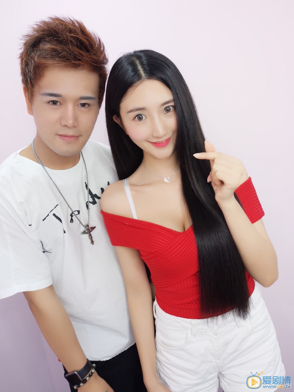 王明明俏丽写真 王明明高清写真_王明明高清剧照